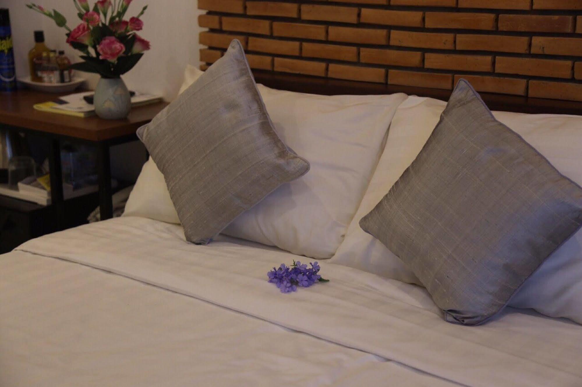 The Blue Corner Boutique Hotel Phnom Penh Ngoại thất bức ảnh